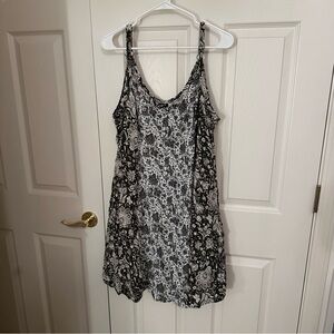 Lightly Worn Torrid Green & White Floral Bandana Print Dress